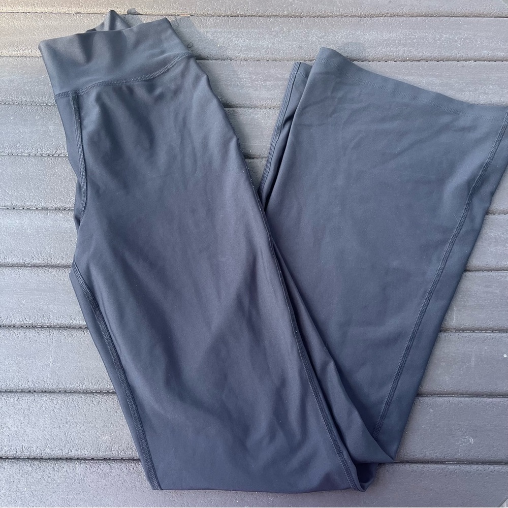 Old Navy Active High Rise Flare Leggings